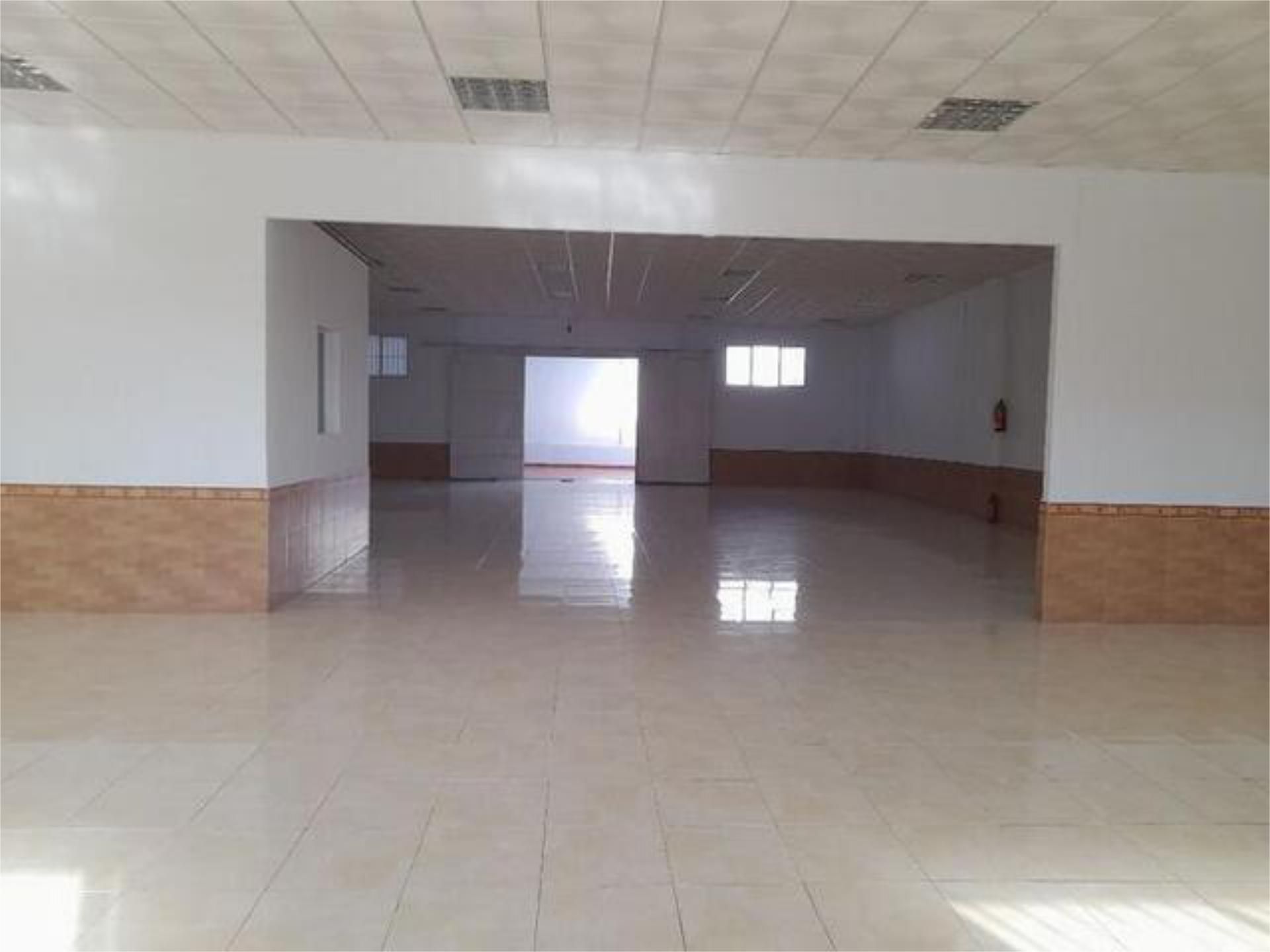 Industrial buildings to rent in Arahal