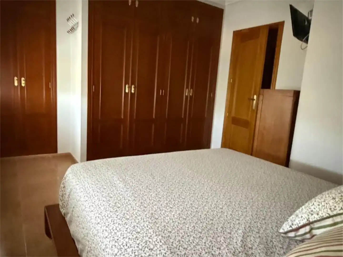 Einfamilien-Reihenhaus zum Verkauf in Calle Los Cipreses, 1, Piedrabuena Schlafzimmer von Einfamilien-Reihenhaus zum Verkauf in Piedrabuena mit Klimaanlage