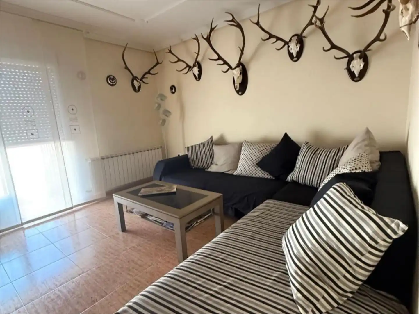 Einfamilien-Reihenhaus zum Verkauf in Calle Los Cipreses, 1, Piedrabuena Wohnzimmer von Einfamilien-Reihenhaus zum Verkauf in Piedrabuena mit Klimaanlage