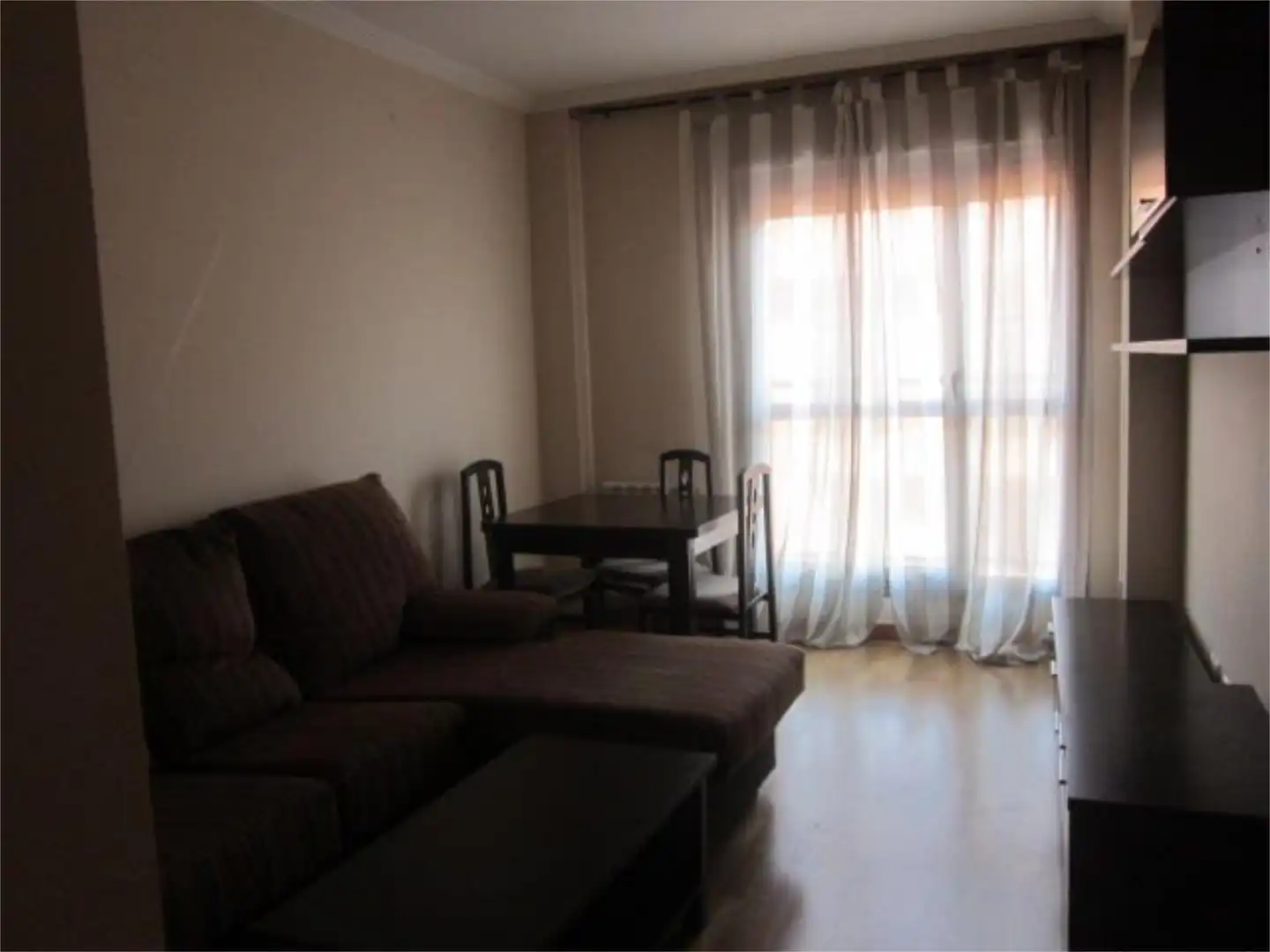 Piso en venta en Avenida Salas Pombo, 38, Calvarrasa de Abajo Sala de estar de Piso en venta en Calvarrasa de Abajo con Calefacción, Jardín privado y Parquet