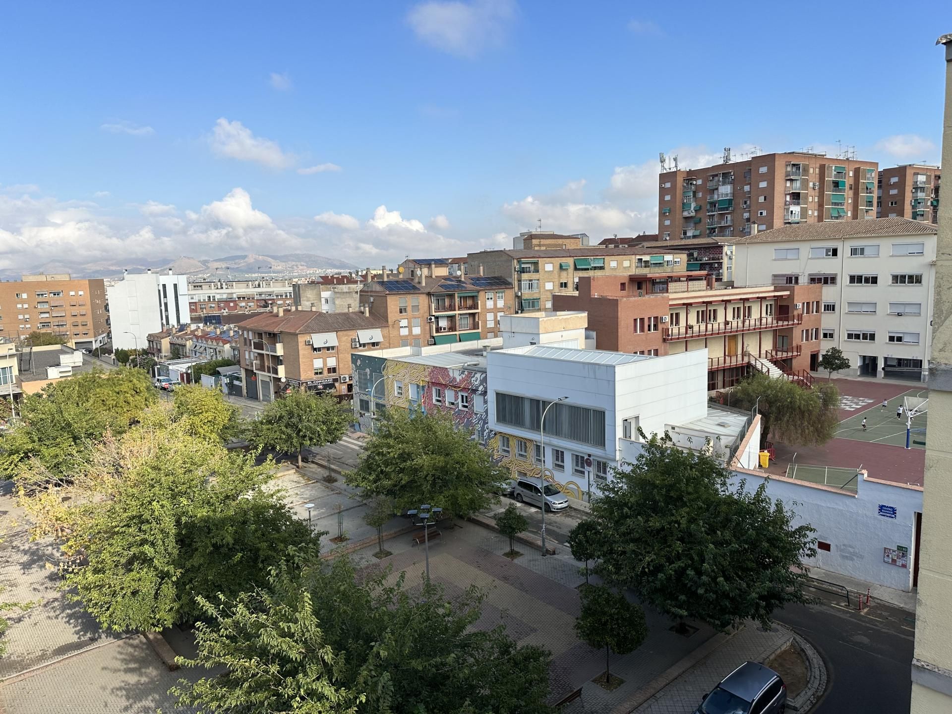 Vista exterior de Piso de alquiler en  Granada Capital con Aire acondicionado y Balcón