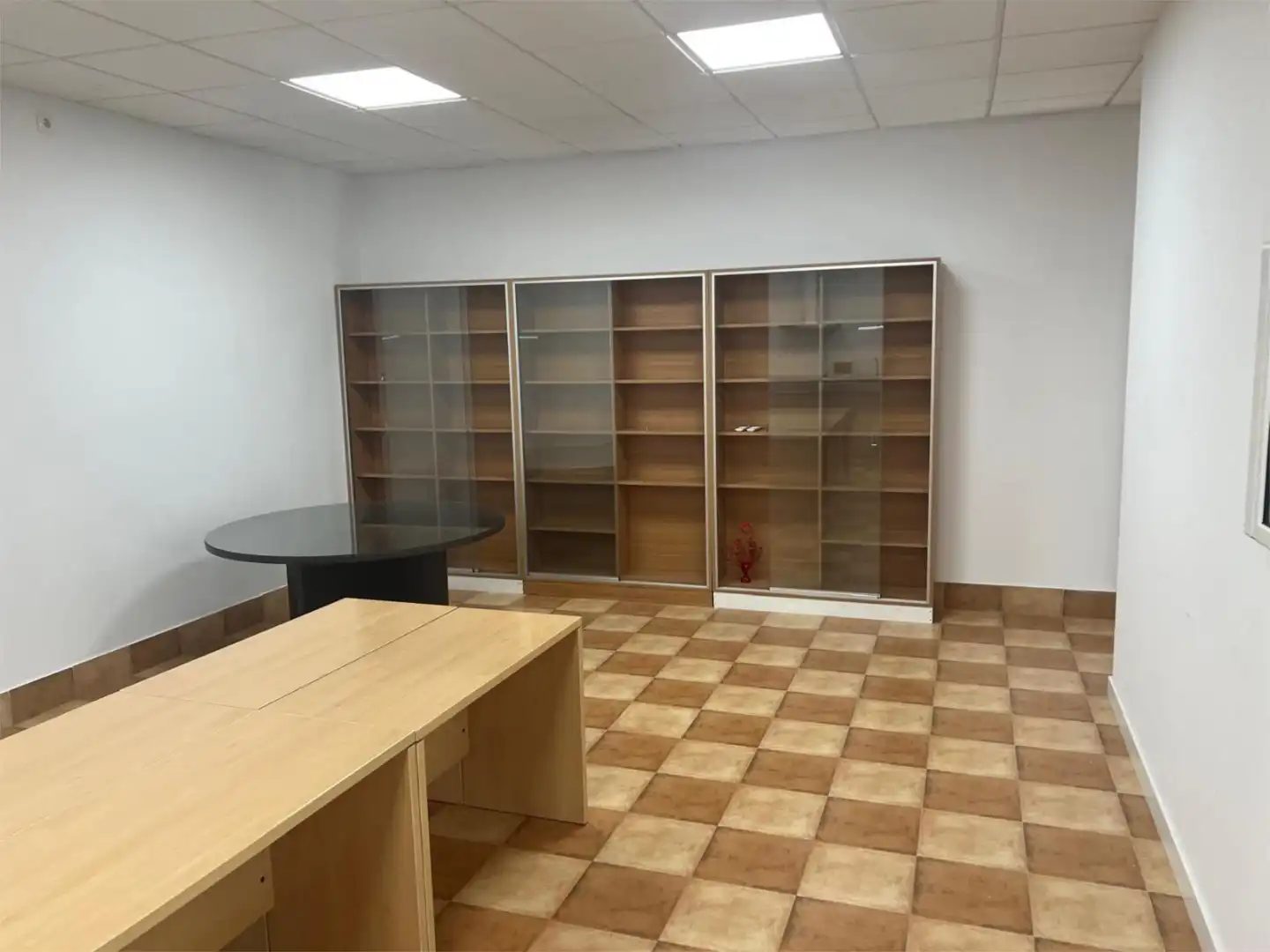 Geschaftsraum zur Miete in Calle Carl Sagan, 5, El Juncal - Vallealto Geschaftsraum zur Miete in El Puerto de Santa María mit Klimaanlage, Heizung und Möbliert