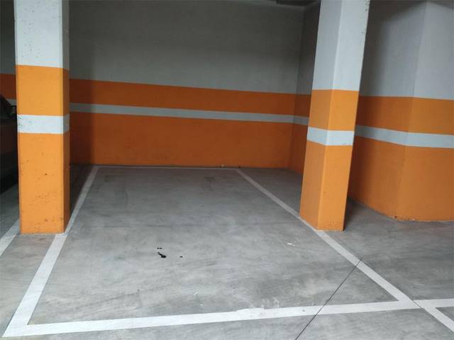 Garaje en Alquiler en Avenida Juan Pablo II, 11 en Tenería I – La Tenería II