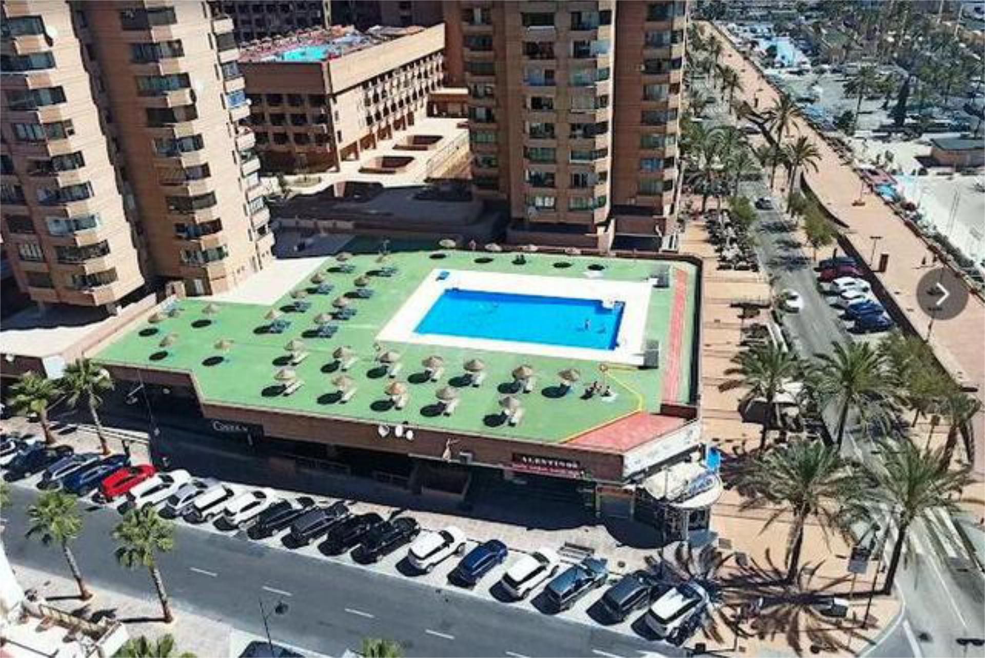 Piscina de Apartament de lloguer en Fuengirola amb Terrassa i Moblat