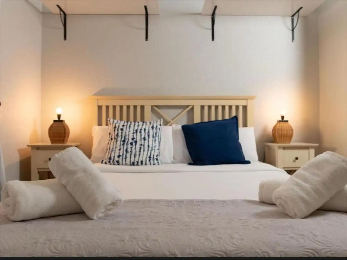 Piso en venta en Calle Palmera del Palacio, 2, Zahara Pueblo Habitación de Piso en venta en Zahara de los Atunes con Aire acondicionado, Piscina y Amueblado