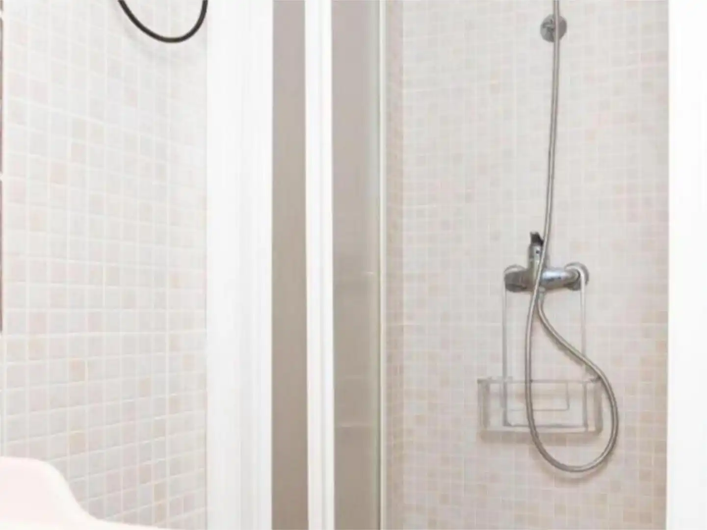 Piso en venta en Calle Palmera del Palacio, 2, Zahara Pueblo Baño de Piso en venta en Zahara de los Atunes con Aire acondicionado, Piscina y Amueblado