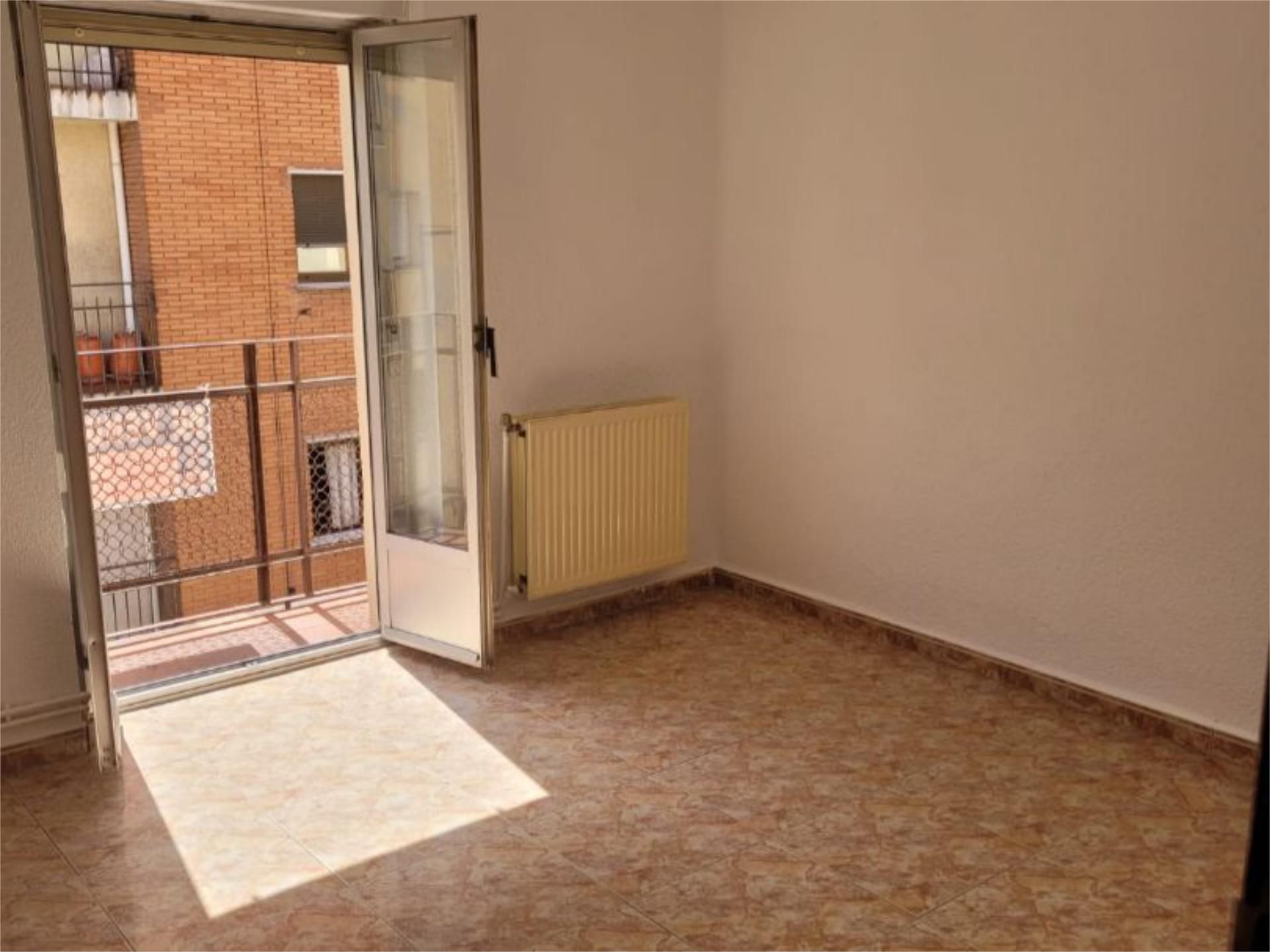 Flat for sale in Calle Ávila, 13, Garrido Sur Bedroom of Flat for sale in Salamanca Capital  with Terrace and Balcony