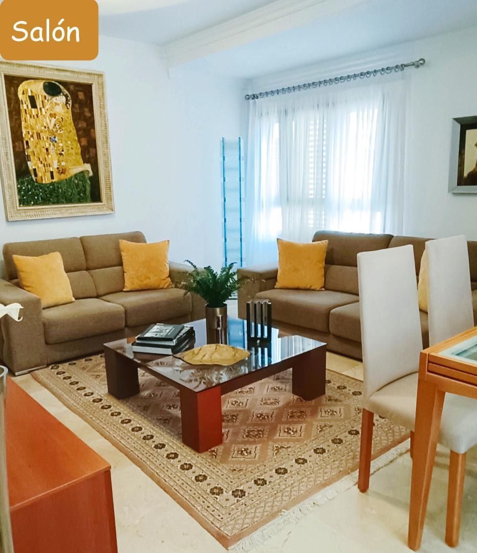 Living room of Flat to rent in Las Palmas de Gran Canaria  with Furnished, Community parking and Video intercom