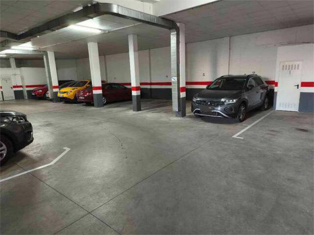 Garaje en Alquiler en Valdefierro