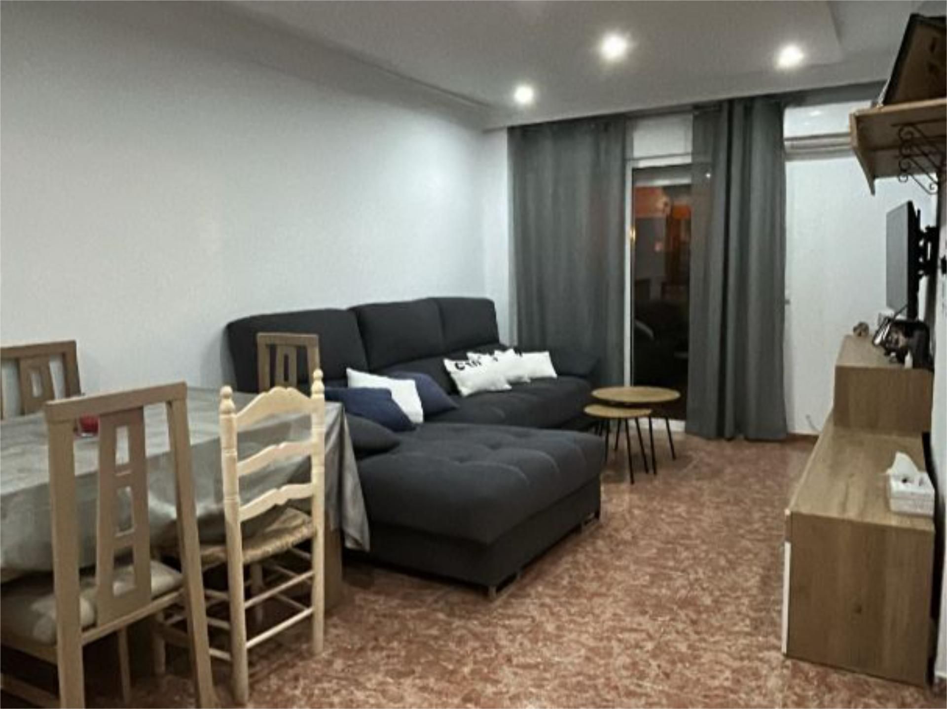 Dormitori de Pis en venda en  Almería Capital amb Aire condicionat, Terrassa i Moblat