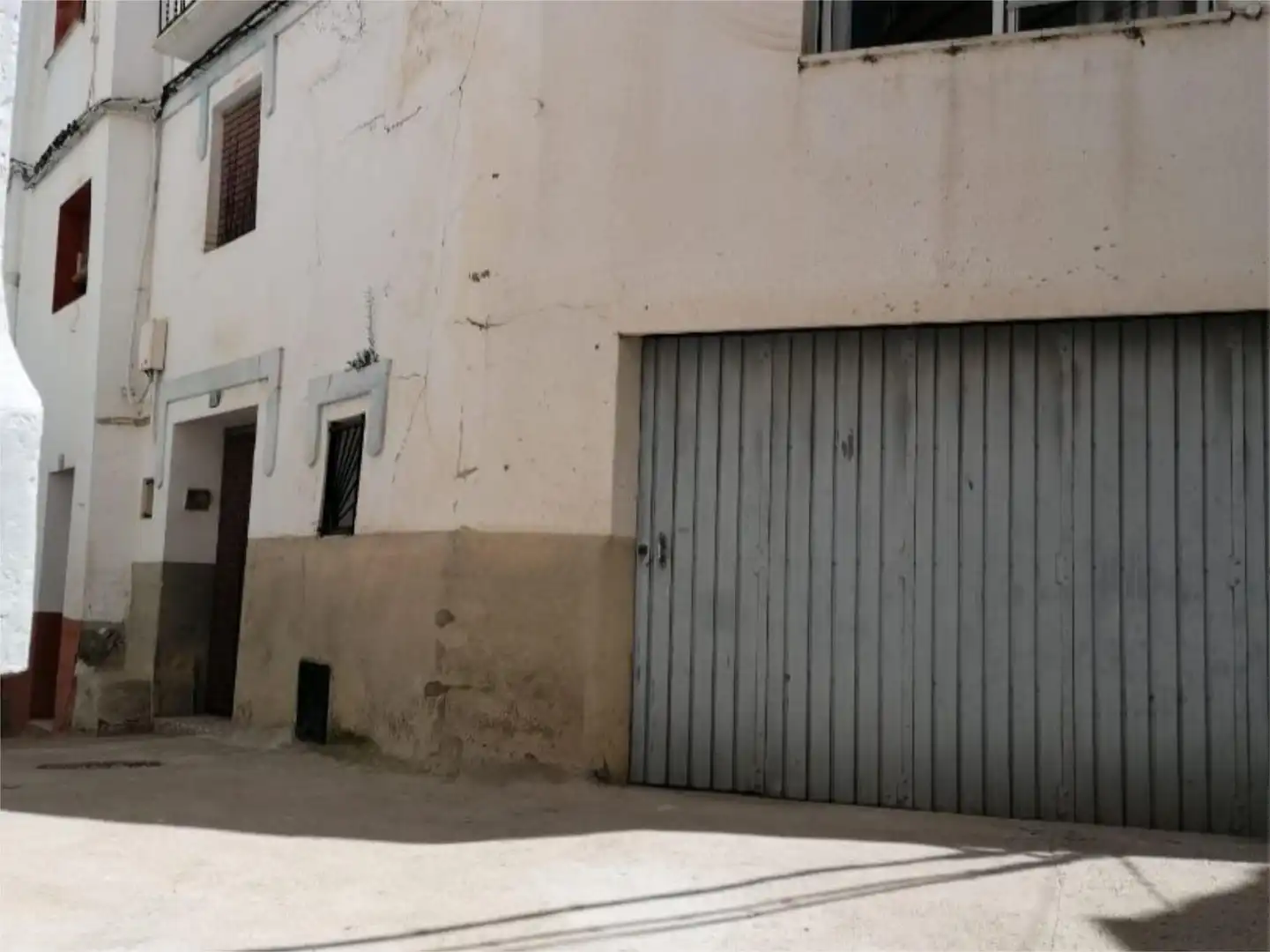 Casa adosada en venta en Calle la Paz, 25, Oliete Vista exterior de Casa adosada en venta en Oliete con Terraza y Amueblado