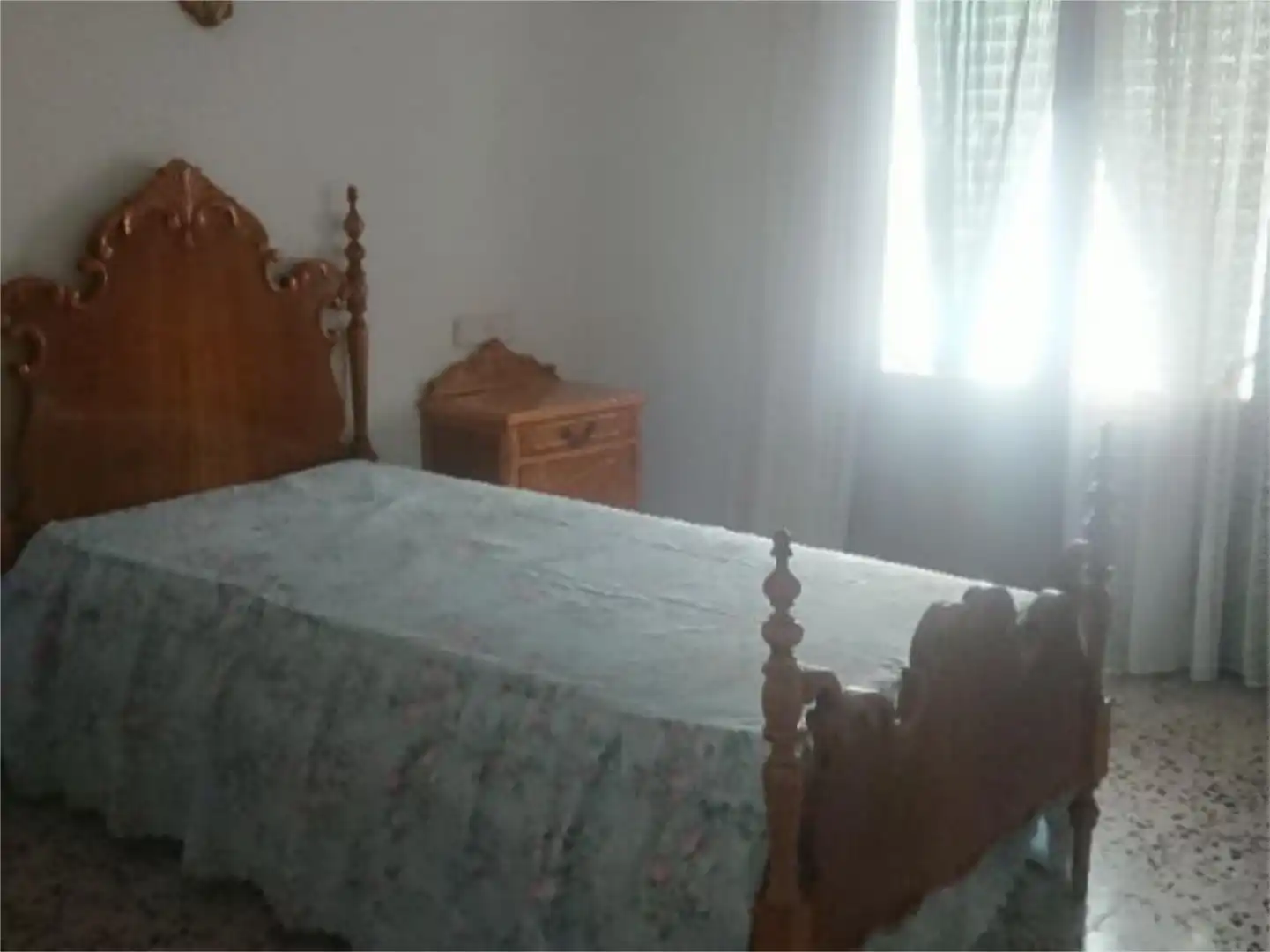 Casa adosada en venta en Calle la Paz, 25, Oliete Habitación de Casa adosada en venta en Oliete con Terraza y Amueblado