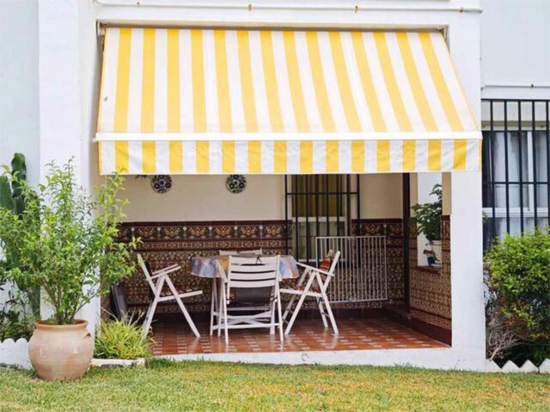 Terrassa de Apartament en venda en Manilva amb Terrassa i Piscina