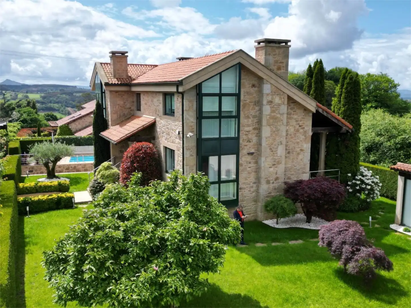 Casa o chalet en venta en Parroquias de Santiago Vista exterior de Casa o chalet en venta en Santiago de Compostela con Terraza y Piscina