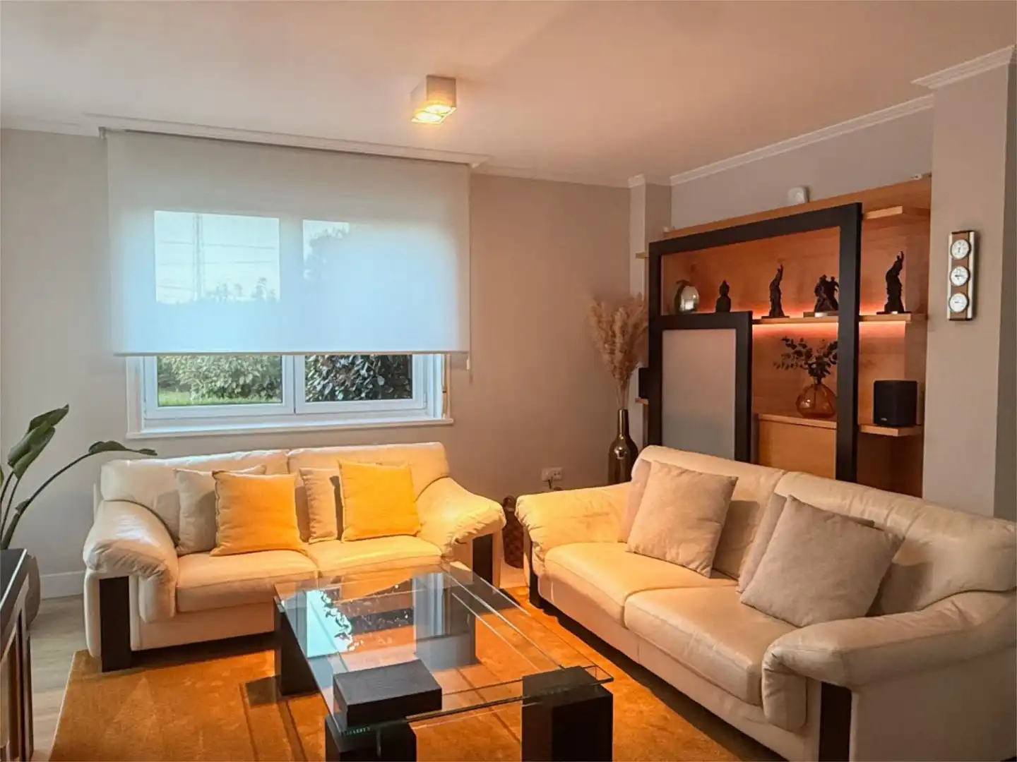 Casa o chalet en venta en Parroquias de Santiago Sala de estar de Casa o chalet en venta en Santiago de Compostela con Terraza y Piscina