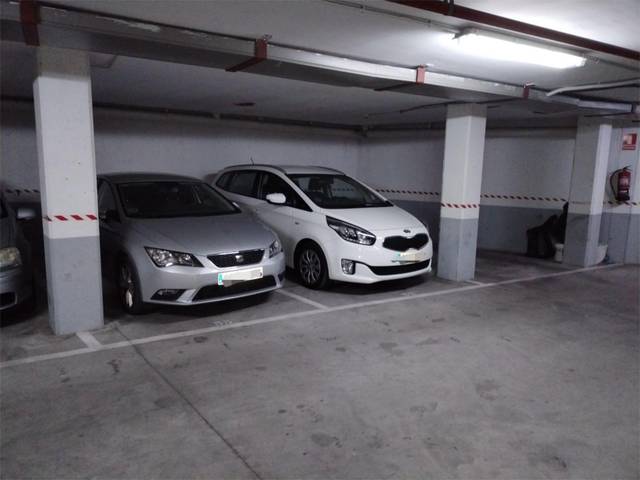 Garaje en Alquiler en Carrer Salvador Dalí, 31 en Bell-lloc d'Urgell