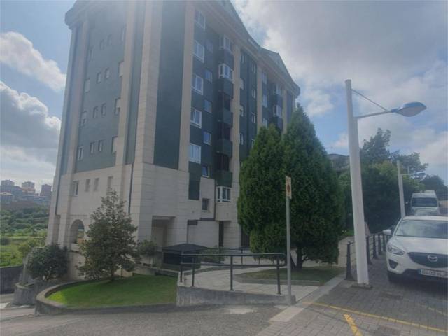 Garaje en Alquiler en Calle Alfonsina Storni, 7 en La Pereda