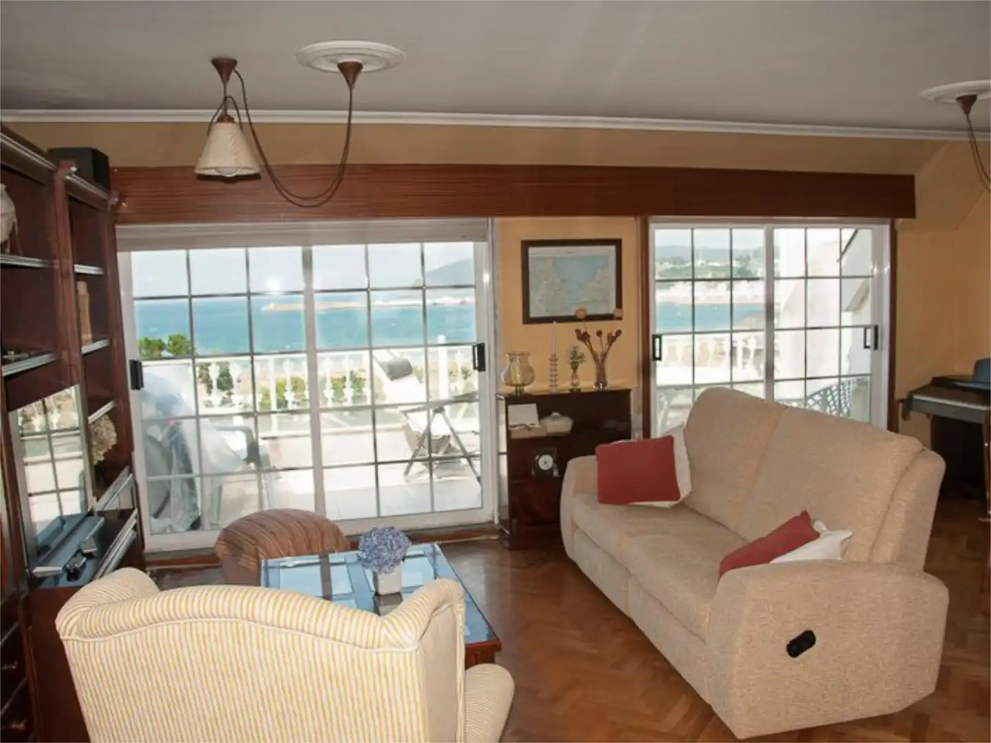 Flat for rent in Travesía Granxas, 17, Viveiro Living room of Flat for rent in Viveiro with Heating, Parquet flooring and Terrace