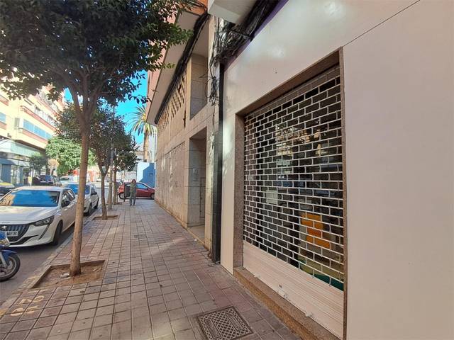 Local comercial en Alquiler en Carrer Arquitecto Guardiola, 5 en Benalúa