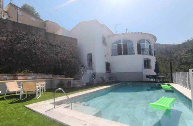 Casa adosada en Alquiler en Ador