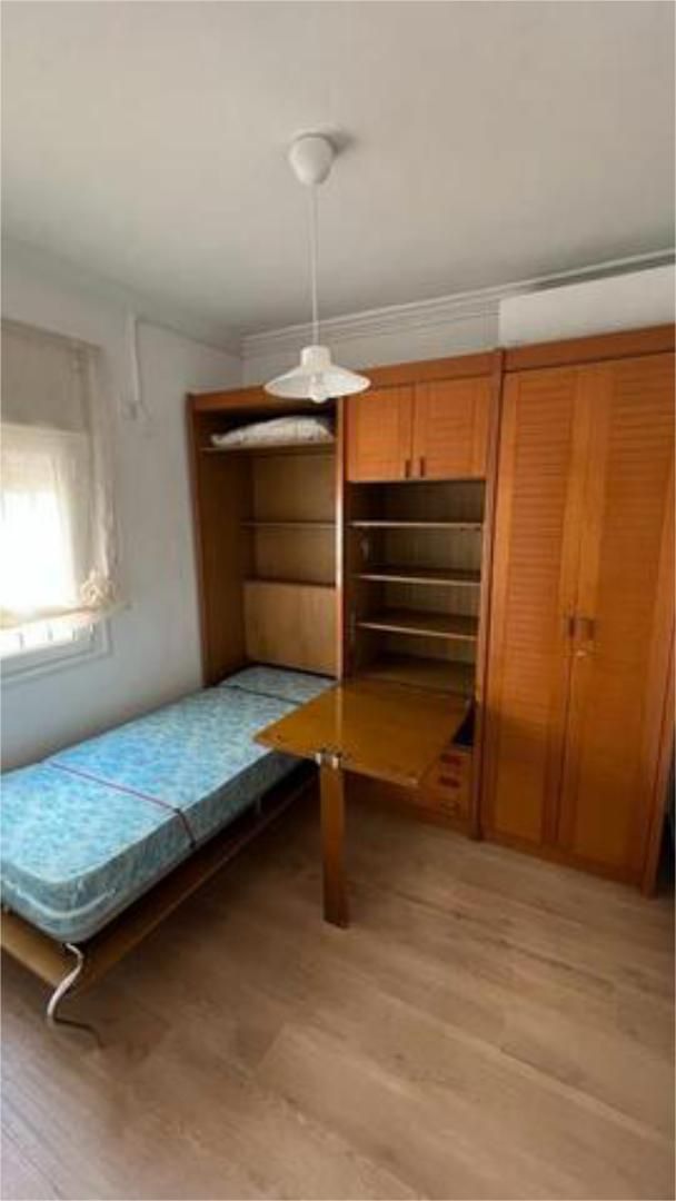 Pis de lloguer a San Gil Dormitori de Pis de lloguer en  Sevilla Capital amb Moblat