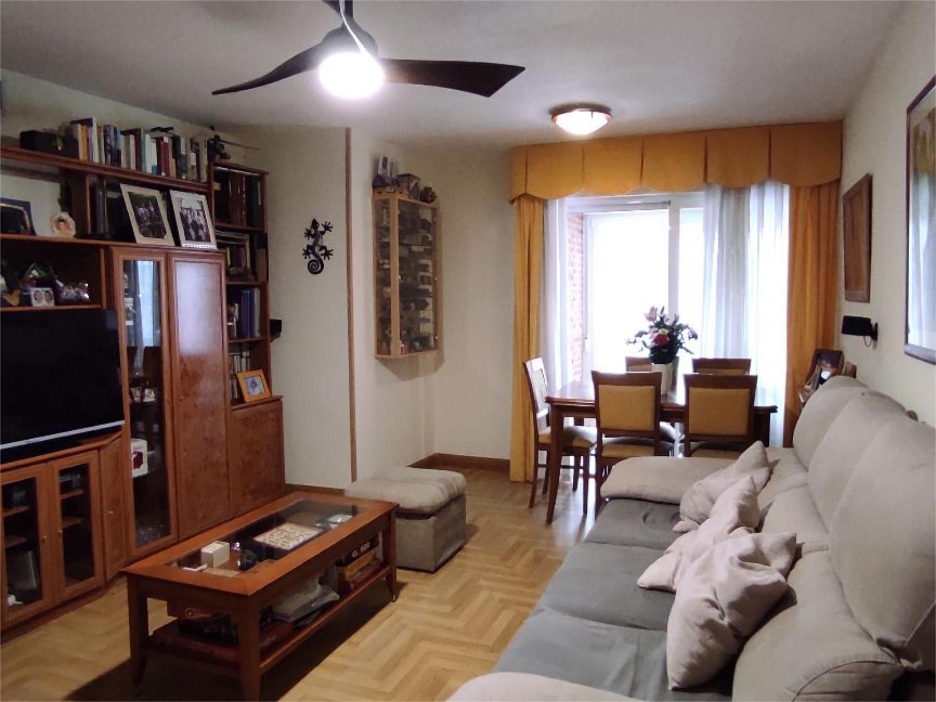 Living room of Flat for sale in  Madrid Capital  with Air Conditioner, Heating and Terrace
