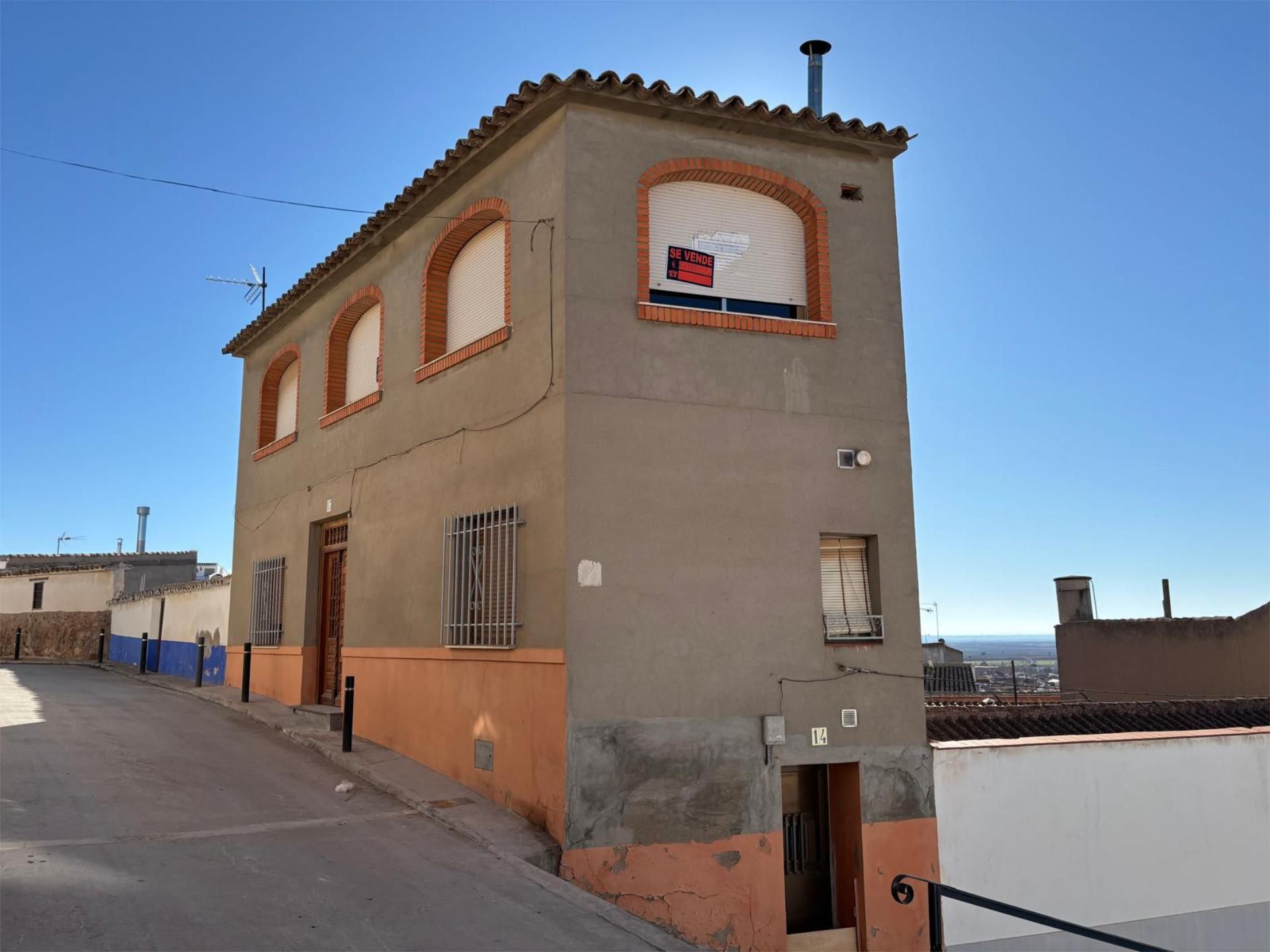 Vista exterior de Casa adosada en venda en Campo de Criptana