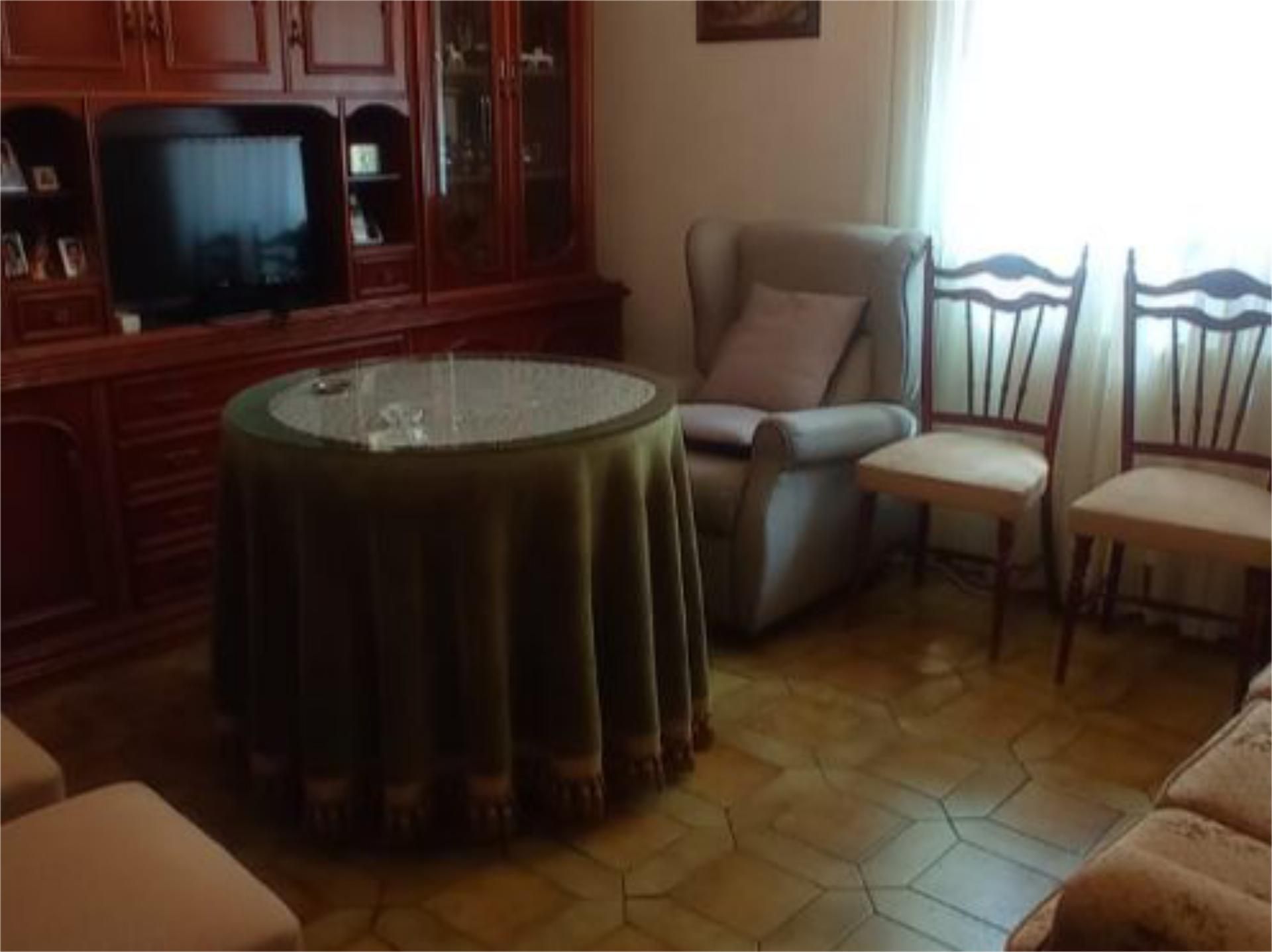 Pis en venda a Paseo de los Robles, 13, Garrido Norte Menjador de Pis en venda en Salamanca Capital amb Calefacció, Traster i Moblat