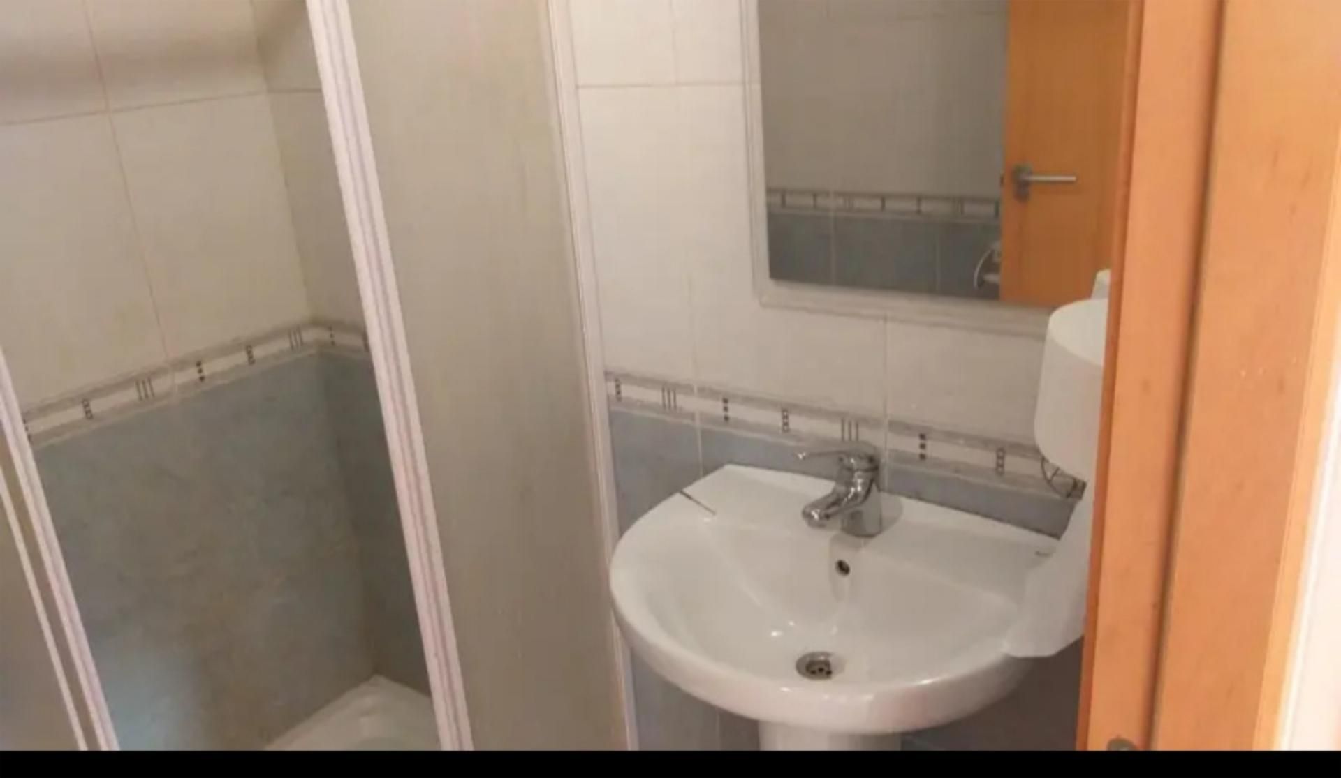Bany de Pis en venda en La Jonquera amb Aire condicionat