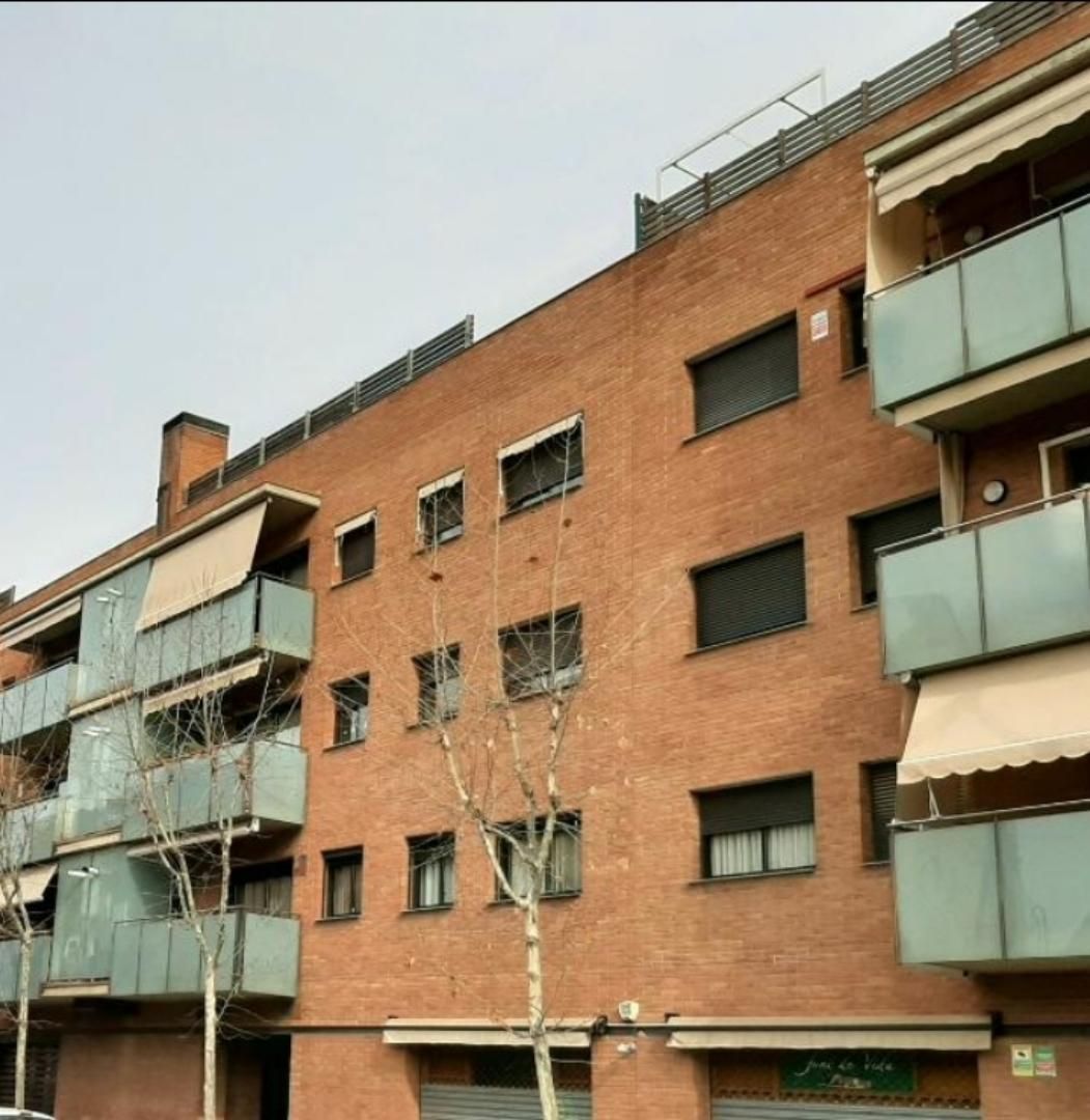 Exterior view of Flat for sale in Rubí  with Air Conditioner, Heating and Parquet flooring