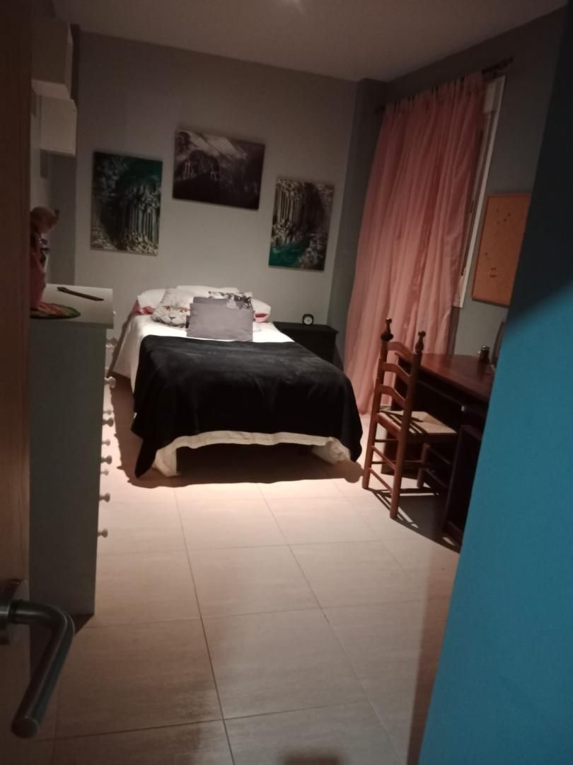 Bedroom of Flat to share in Badajoz Capital  with Furnished