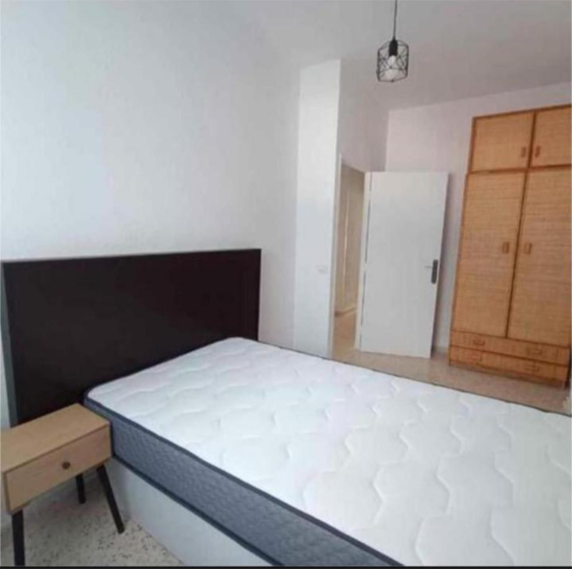 Bedroom of Flat to share in Badajoz Capital