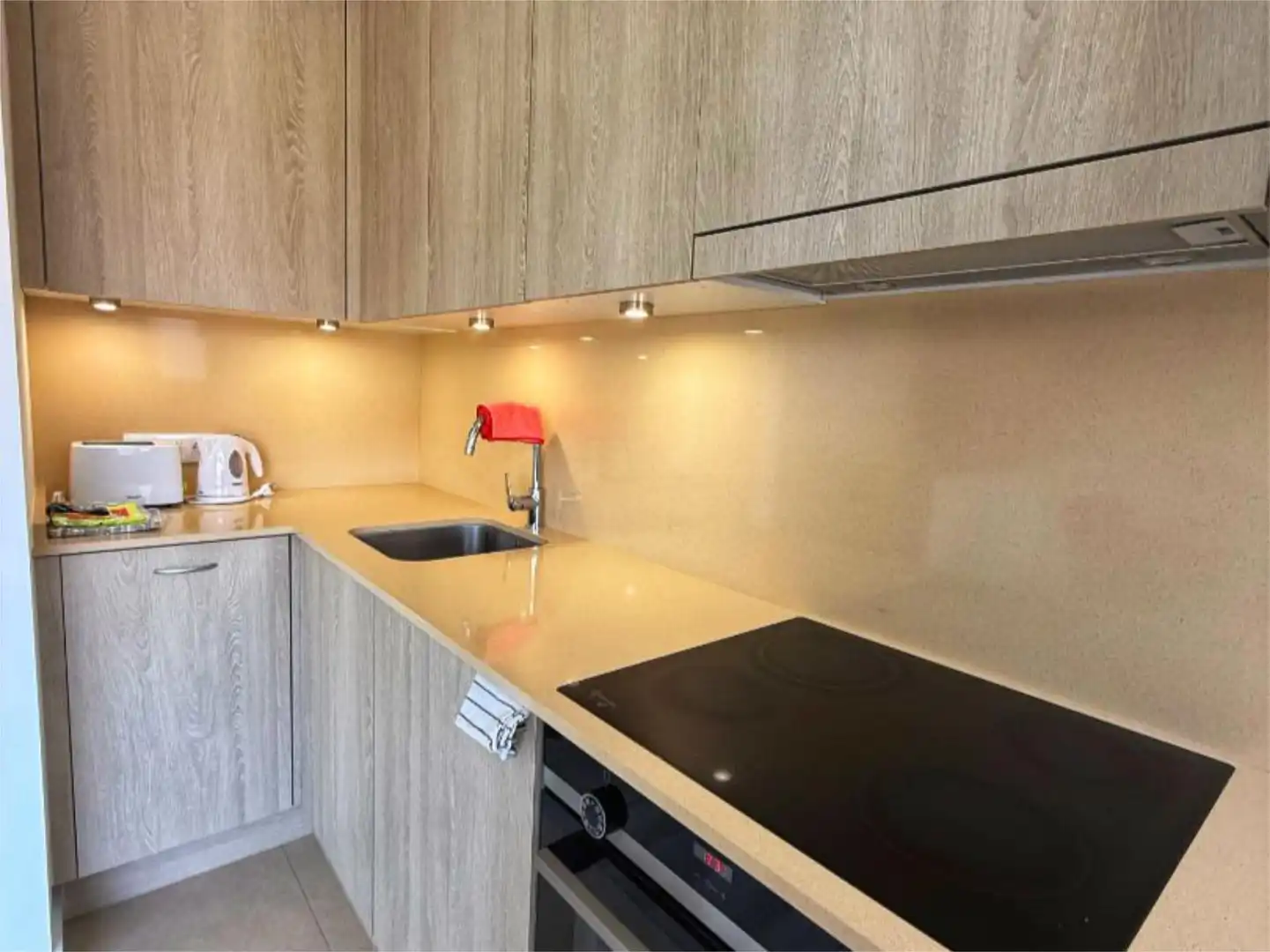Wohnung zur Miete in Avenida Marqués de Villanueva del Prado, 4, Zona Botánico