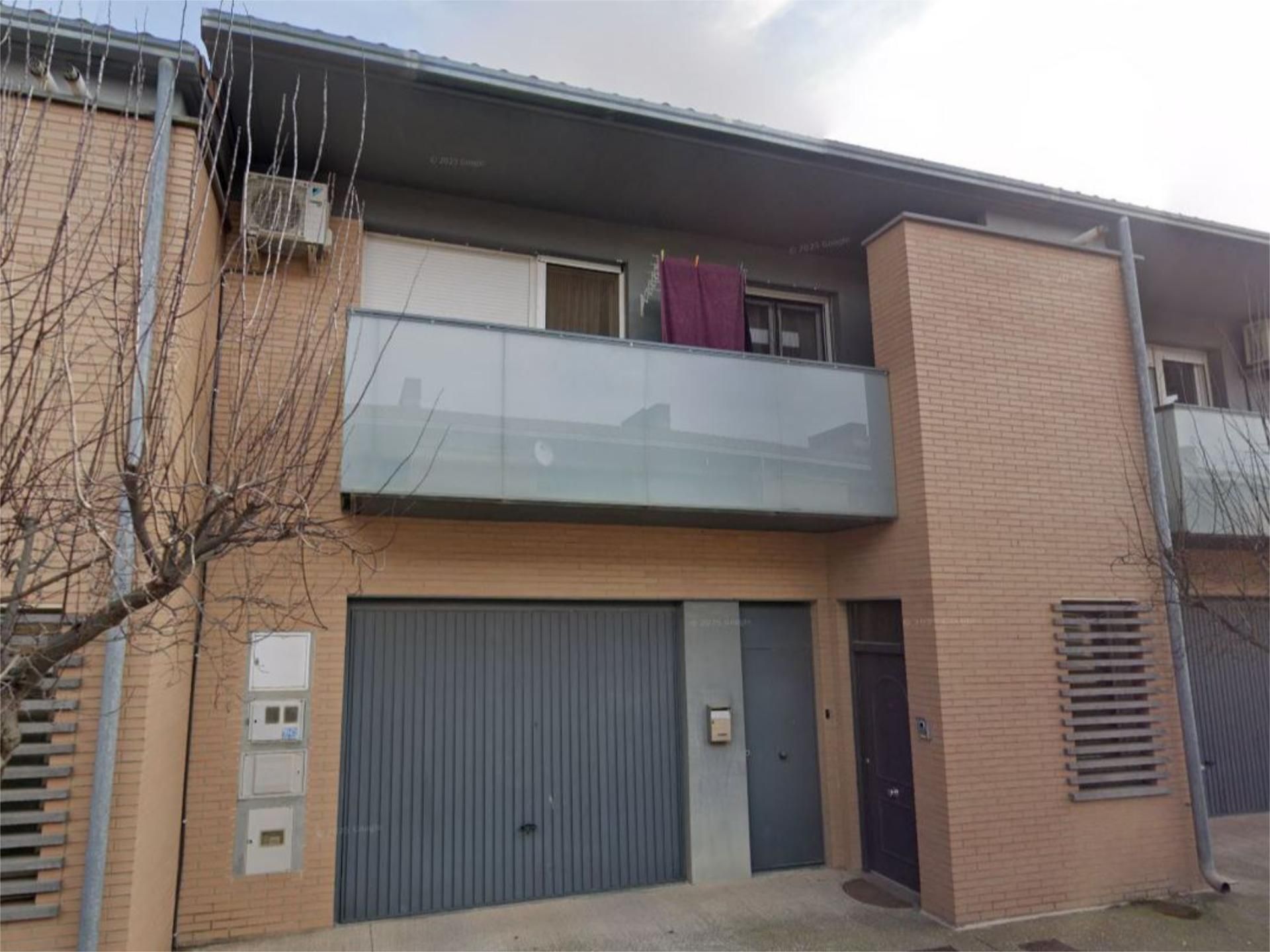 Vista exterior de Casa adosada en venda en Ribaforada amb Balcó