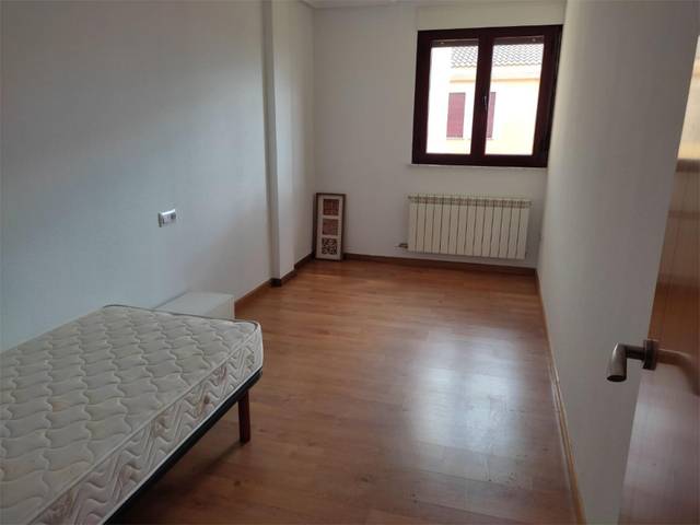 Piso en Alquiler en Plaza Mayor, 8 en Topas