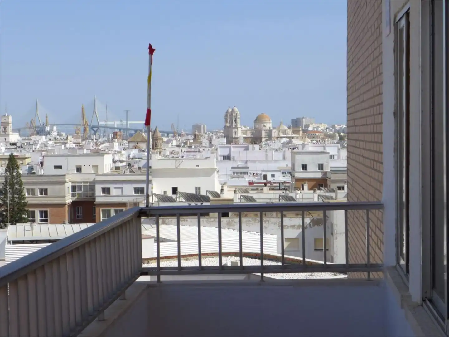 Pis en venda a Avenida Duque de Nájera, 7, La Caleta - La Viña Vista exterior de Pis en venda en Cádiz amb Aire condicionat, Jardí privat i Terrassa