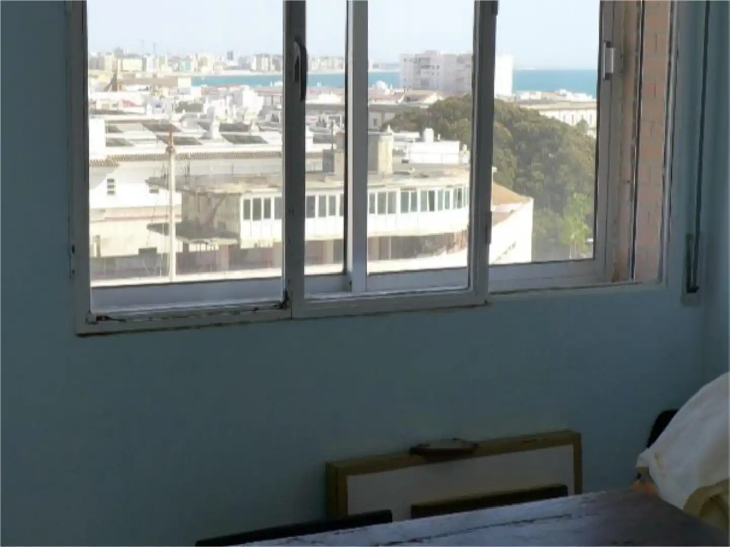 Pis en venda a Avenida Duque de Nájera, 7, La Caleta - La Viña Dormitori de Pis en venda en Cádiz amb Aire condicionat, Jardí privat i Terrassa
