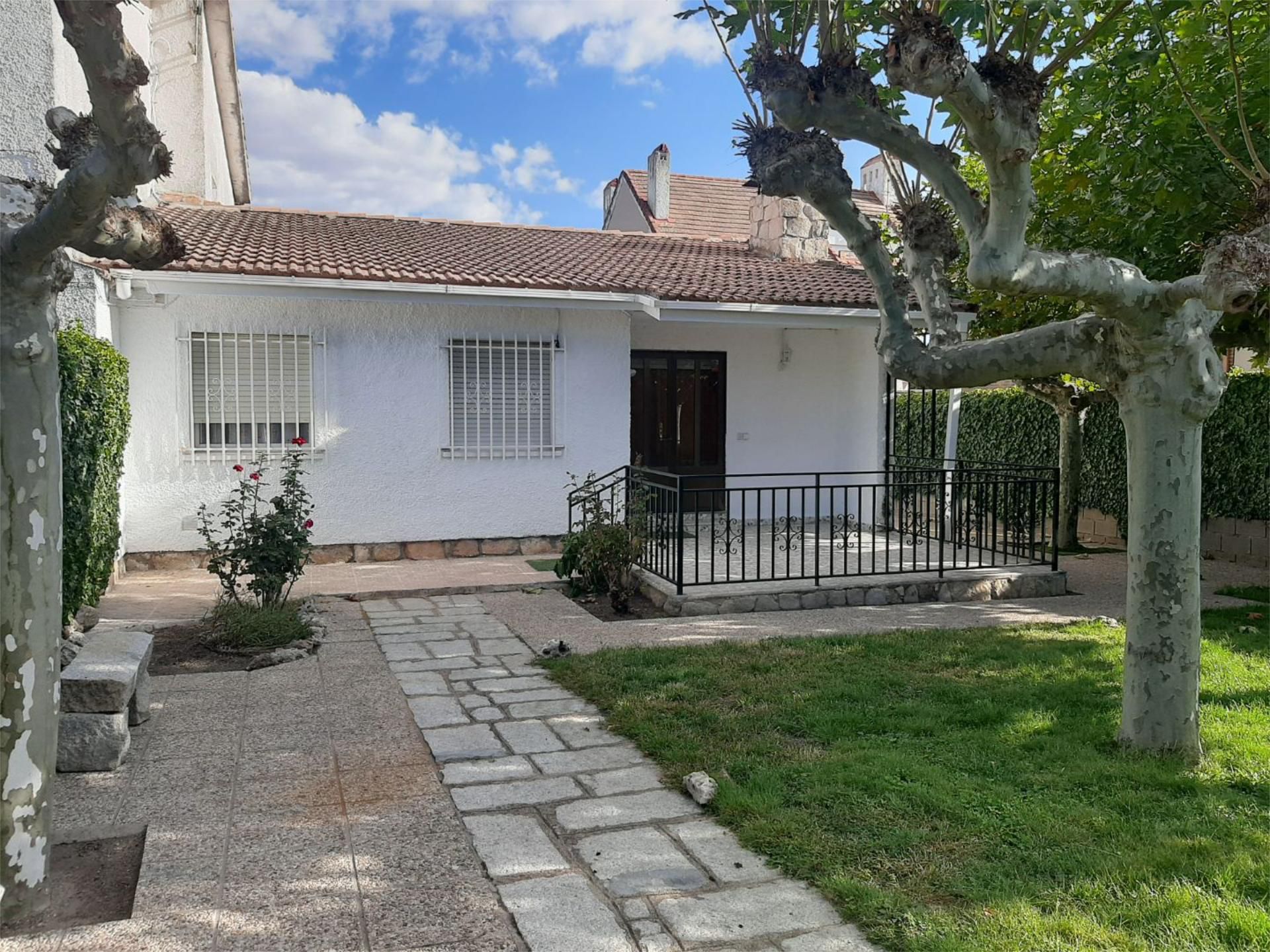 Einfamilien-Reihenhaus miete in Calle de Juan Pérez Zúñiga, 8, Soto del Real