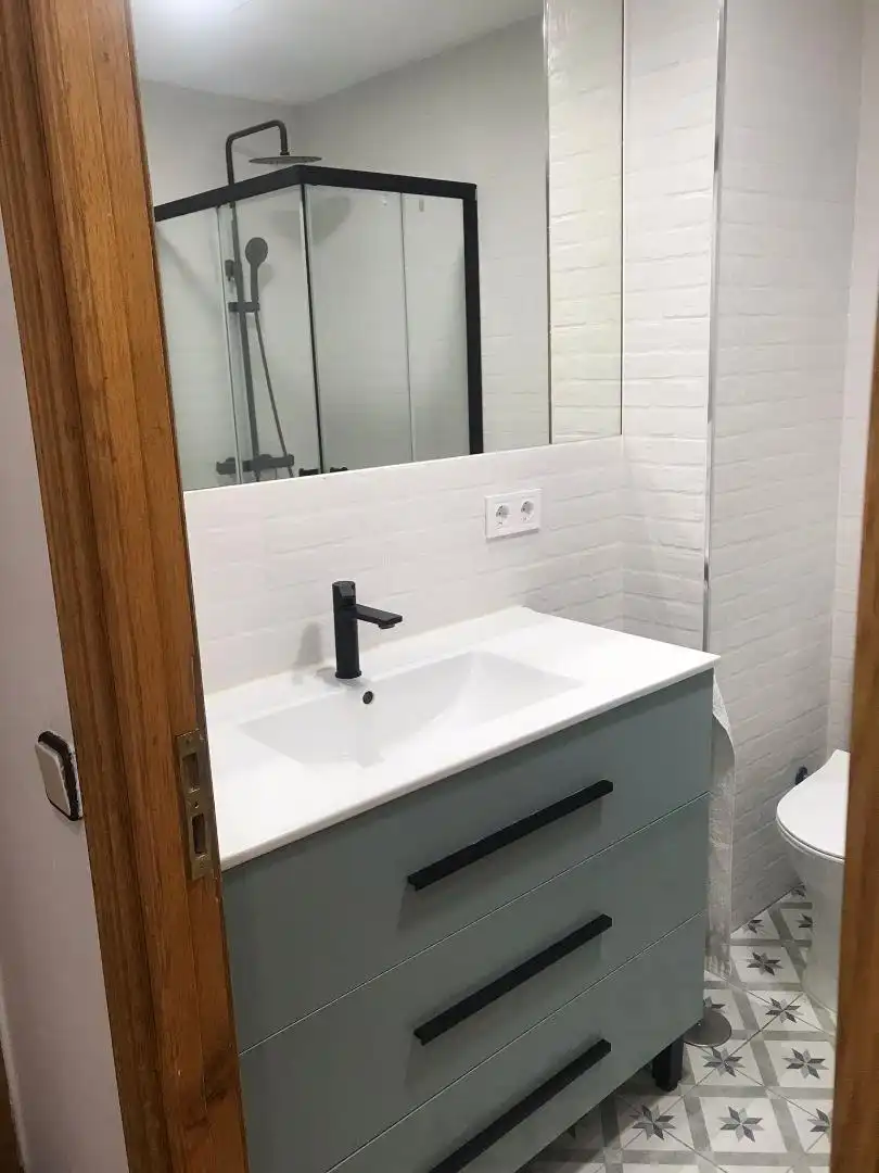 Study for rent in Calle de Silva, 4, Palacio Bathroom of Study for rent in Madrid with Air Conditioner, Heating and Terrace