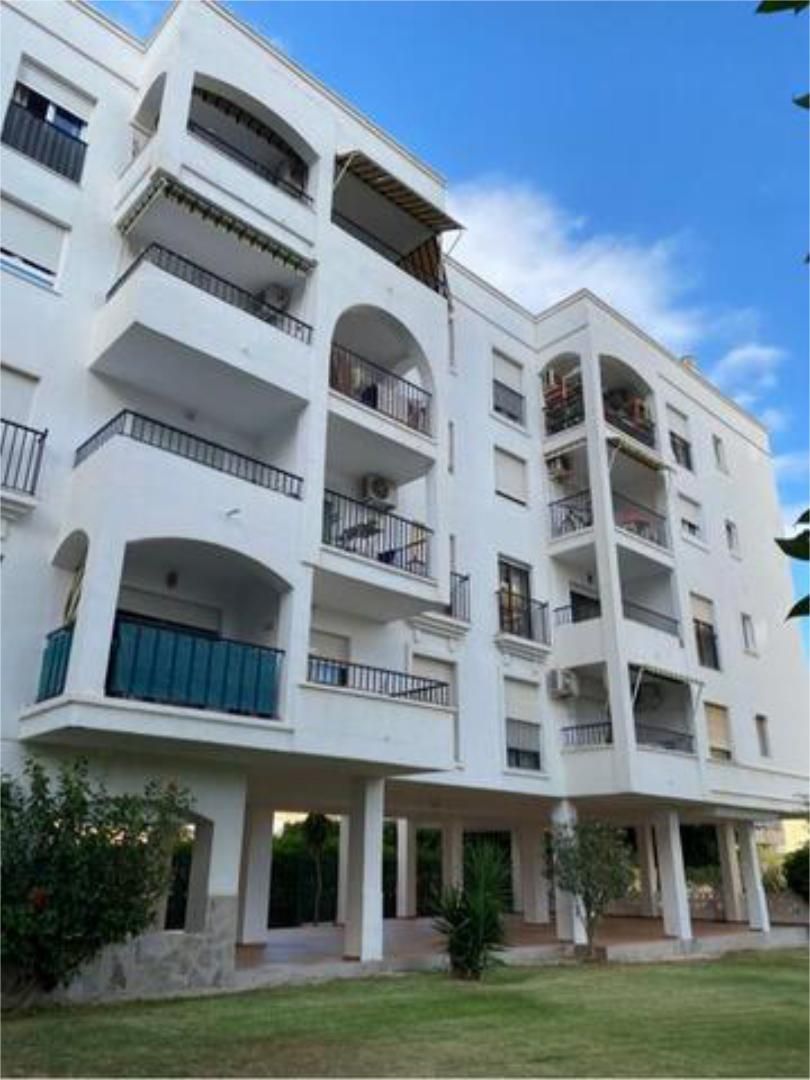 Vista exterior de Apartament en venda en Roquetas de Mar amb Terrassa i Piscina