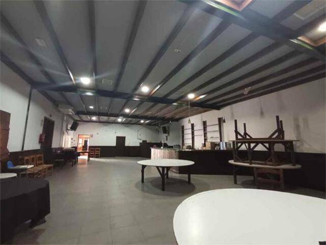Local comercial en Alquiler en Fines
