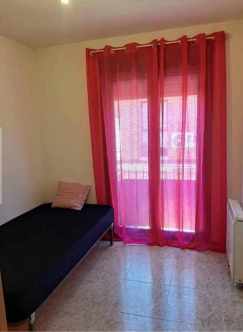 Bedroom of Flat to share in Pinto  with Heating, Furnished and Oven