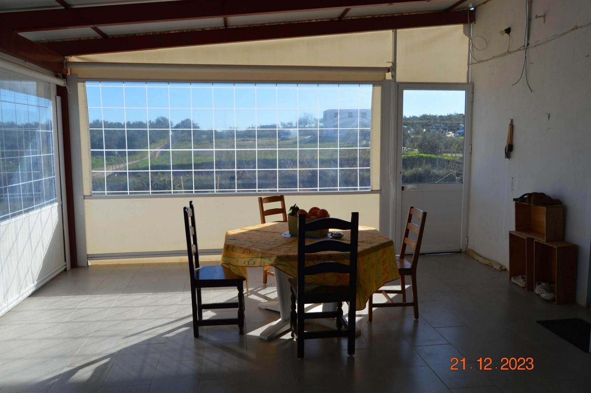 Menjador de Finca rústica en venda en Bonares amb Jardí privat, Terrassa i Piscina