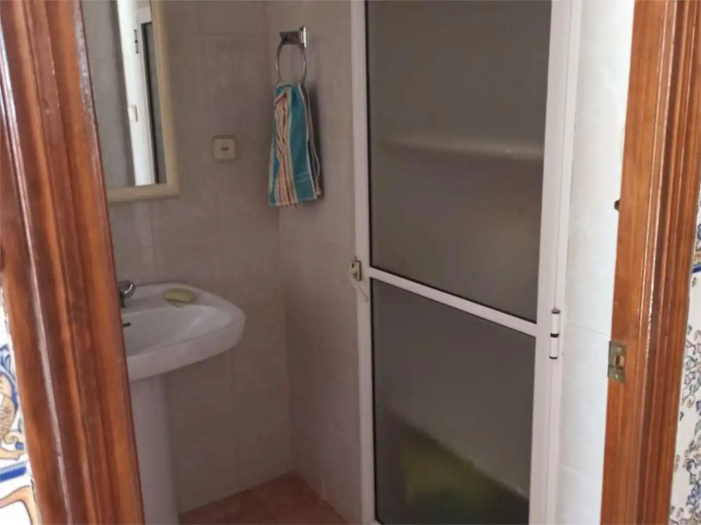 Baño de Casa adosada en venta en Alcolea del Río con Terraza, Amueblado y Balcón
