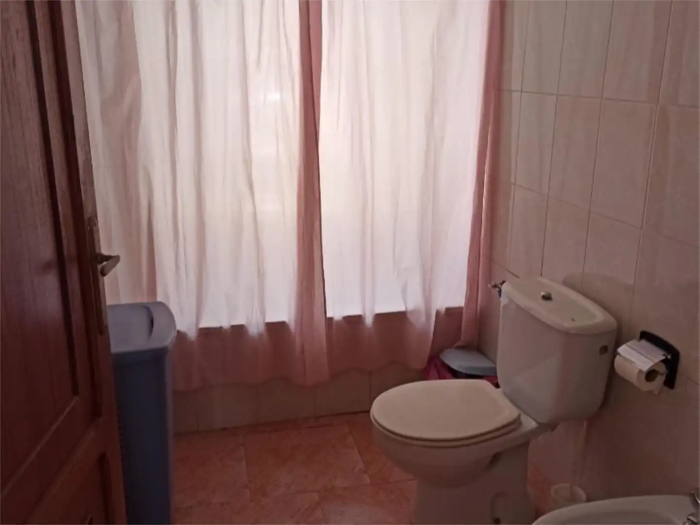 Baño de Casa adosada en venta en Alcolea del Río con Terraza, Amueblado y Balcón