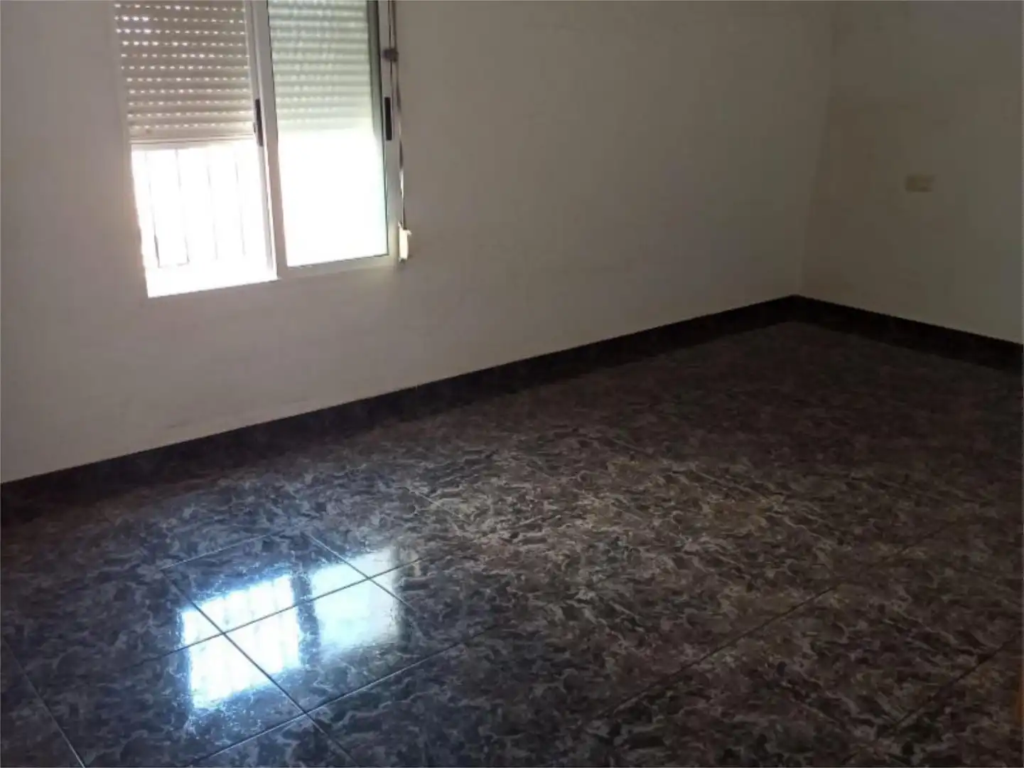 Habitación de Casa adosada en venta en Alcolea del Río con Terraza, Amueblado y Balcón