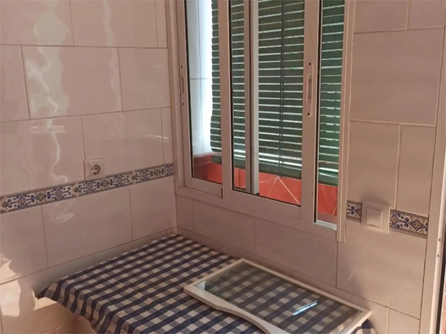 Habitación de Casa adosada en venta en Alcolea del Río con Terraza, Amueblado y Balcón