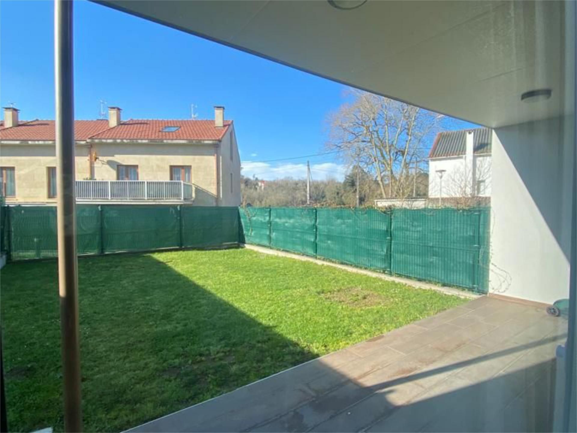 Garden of Single-family semi-detached to rent in Santiago de Compostela   with Heating, Private garden and Storage room