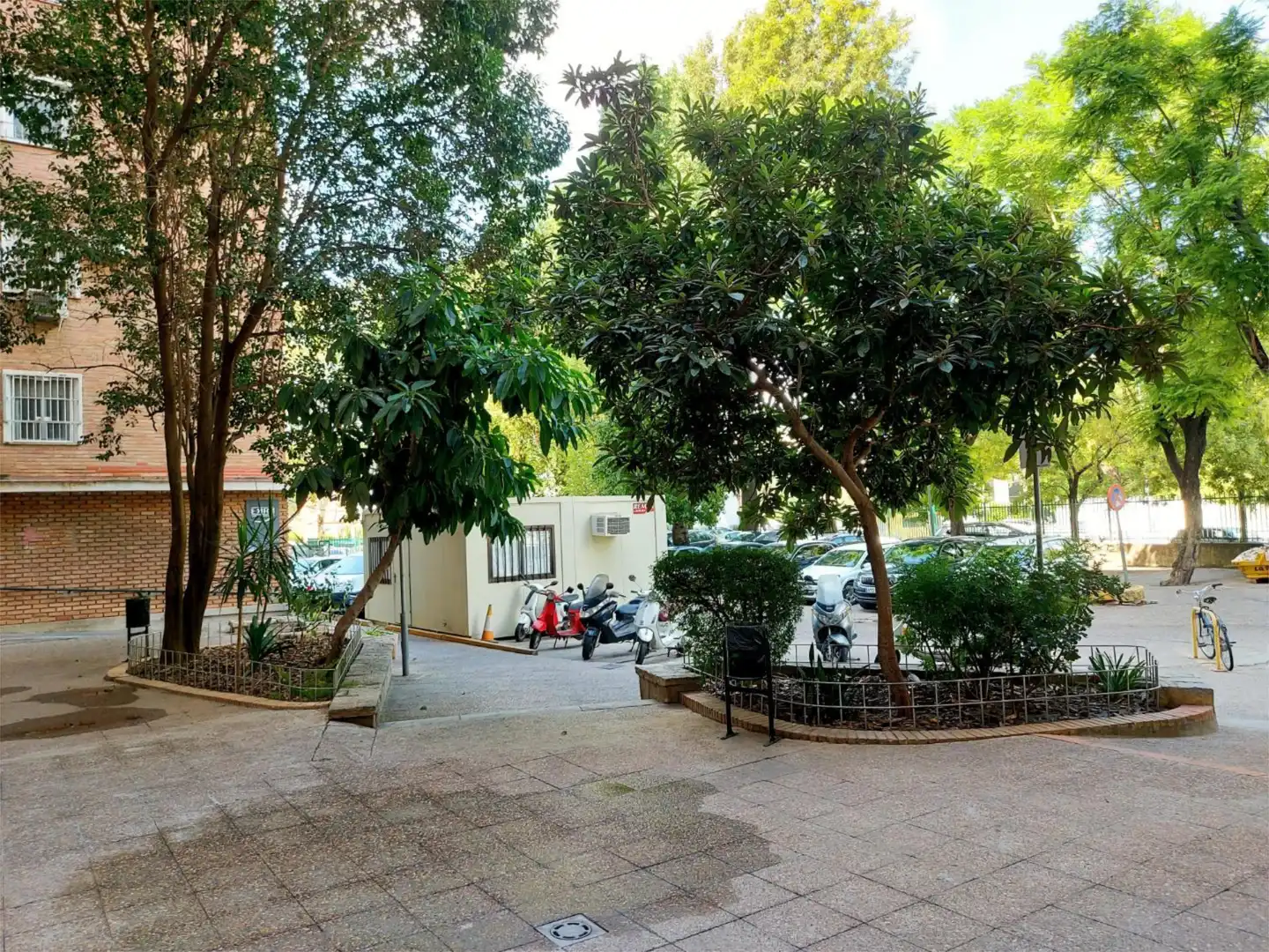 Flat for sale in Avenida Manuel Siurot, 3, Bami - La Estrella Exterior view of Flat for sale in Sevilla Capital with Air Conditioner, Terrace and Balcony