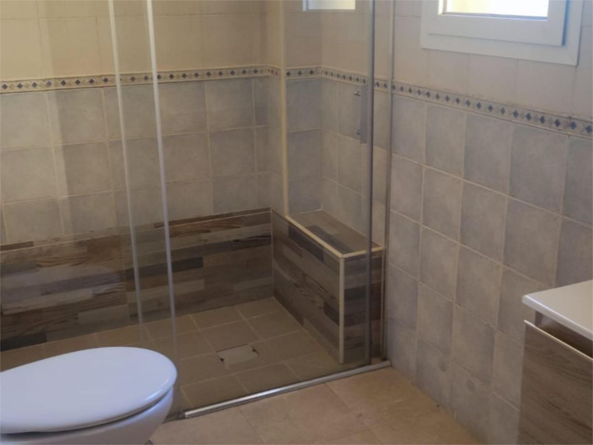 Bathroom of Single-family semi-detached to rent in Bormujos  with Air Conditioner, Heating and Swimming Pool